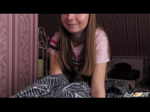 ❤️ બ્લોન્ડી તેના BFF ને ઊંડાણપૂર્વક ચૂસે છે અને તેના મોંમાં કમ મેળવે છે ️  અમારા પર gu.xxxshake.ru ❌